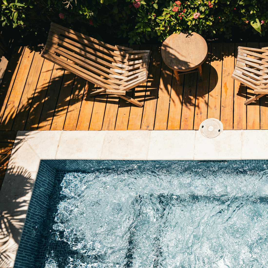 Cloudy Pool Water: Causes & Cures